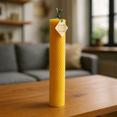 Dubbeldik gerolde bijenwaskaars hoog van prachtige 100% natuurzuivere bijenwas - heerlijk honingachtig geur - www.lekkerhoning.nl