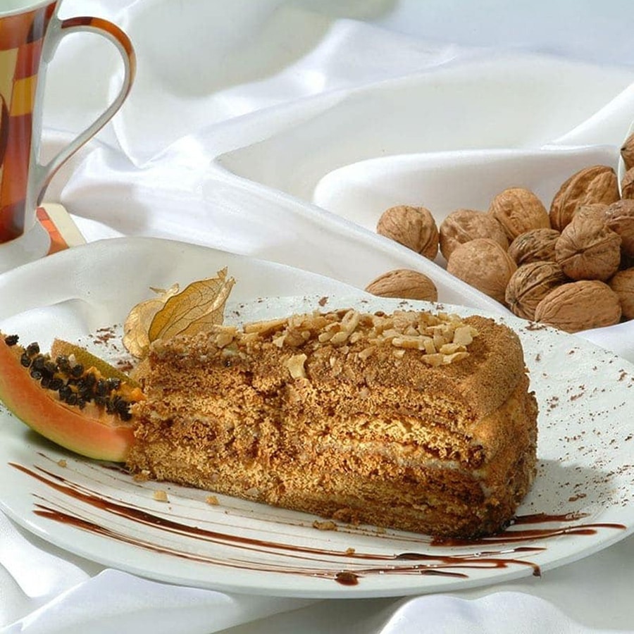 MEDOVIK HONING TAART - Heerlijk en gezond! - LEKKERHONING.NL