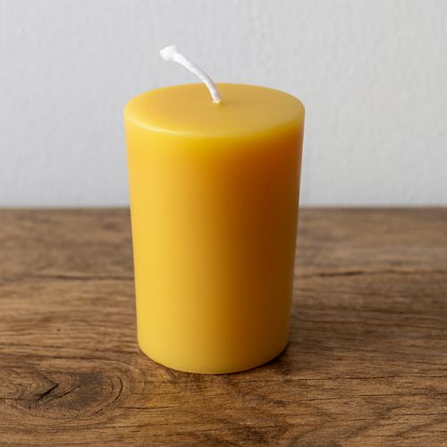 Moderne stompkaars van 100% NATUURZUIVERE BIJENWAS - Bestel bij Lekkerhoning.nl