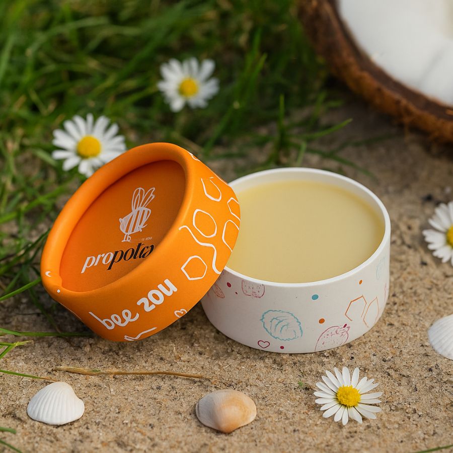 Natürlicher Lippenbalsam reich an Honig