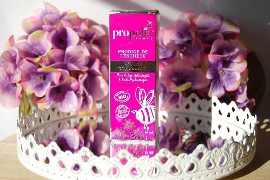 Revitalisierendes Serum mit Gelée Royale gegen Alterung